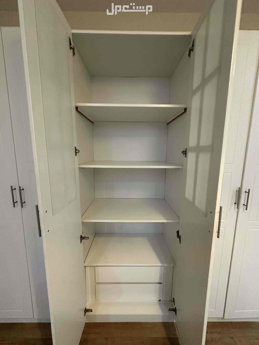 دولاب ملابس