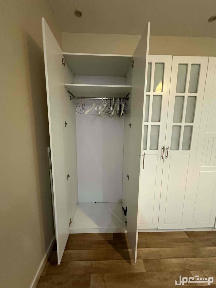 دولاب ملابس