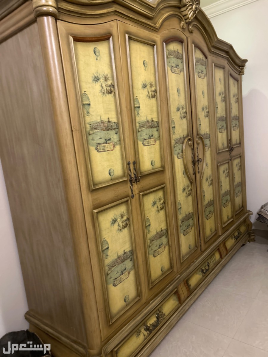 جده حي السامر دولاب 3درف رفوف وتعليق وادراج