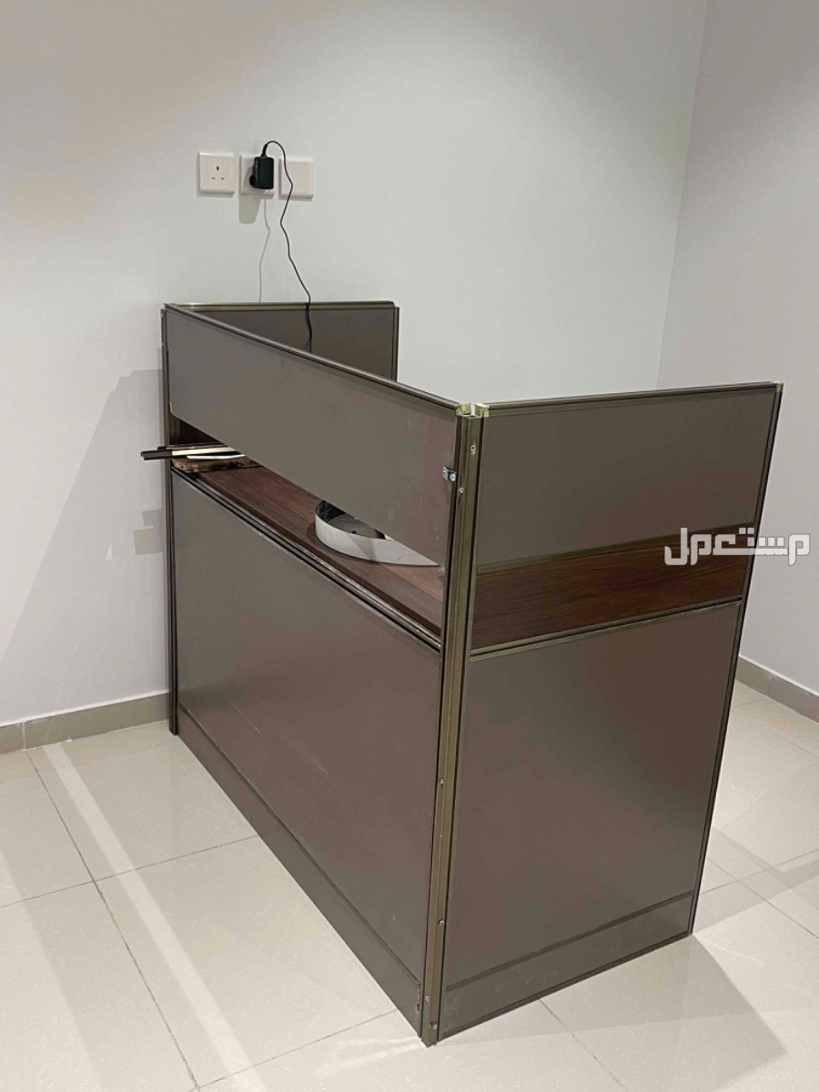 بيع مكتب وكنب مكتبي وجهاز لينوفو