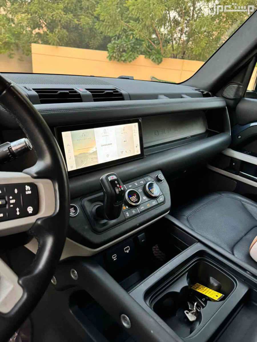 Land Rover Defender للبيع في دبي بسعر 240000 درهم إماراتي