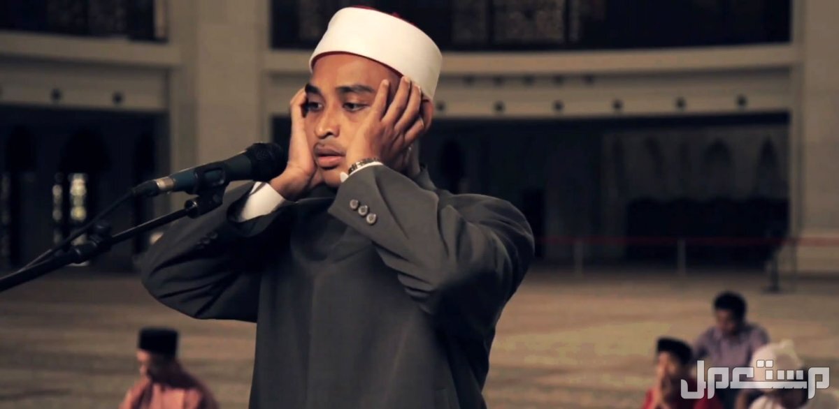 تفسير حلم شخص يؤذن وهو ليس بمؤذن شيخ أزهري يؤذن للصلاة