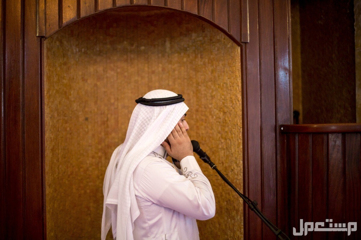 تفسير حلم شخص يؤذن وهو ليس بمؤذن شيخ سعودي يؤذن للصلاة