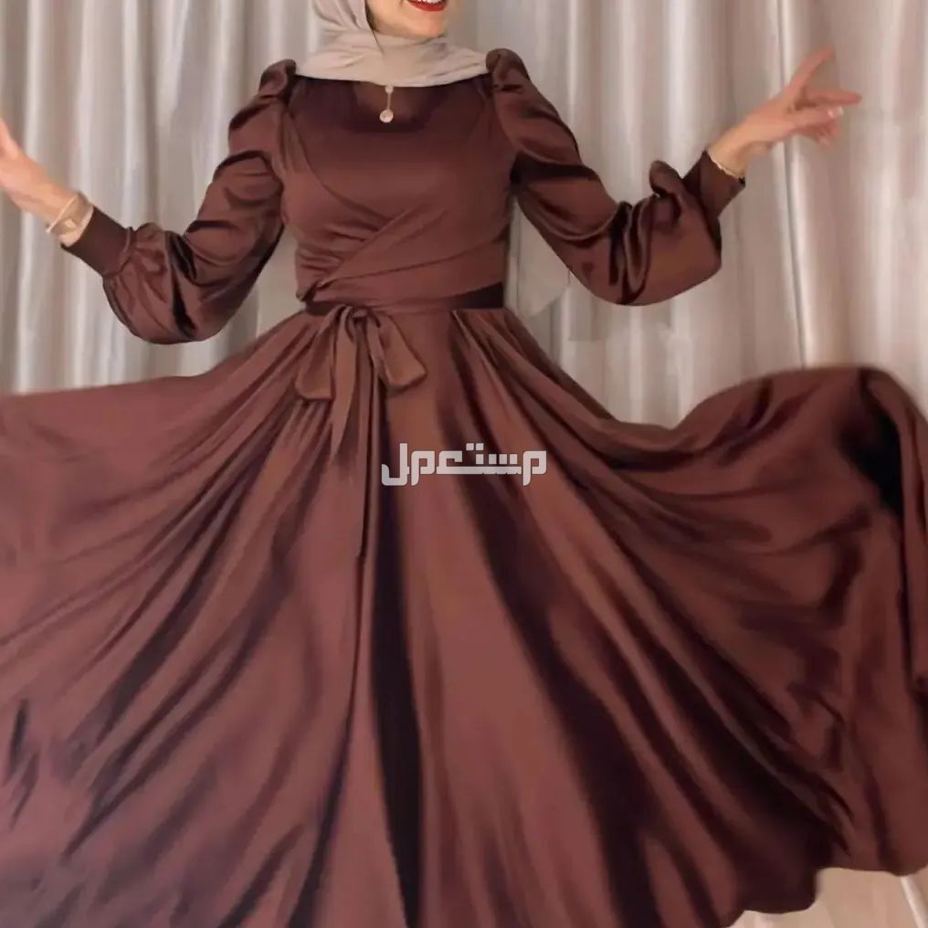 صور فساتين ستان حرير .. وطرق اختيارها فستان حرير طويل