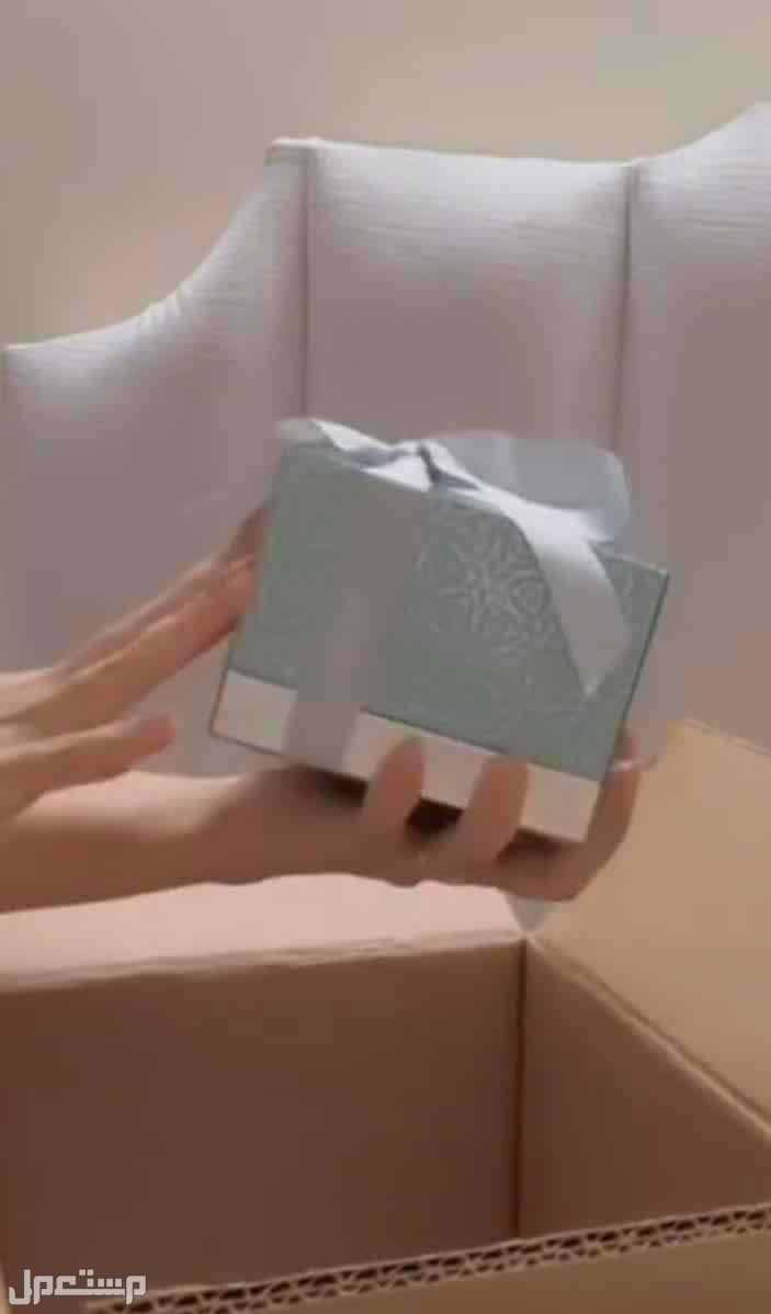 ملابس واجهزه شعر وساعات