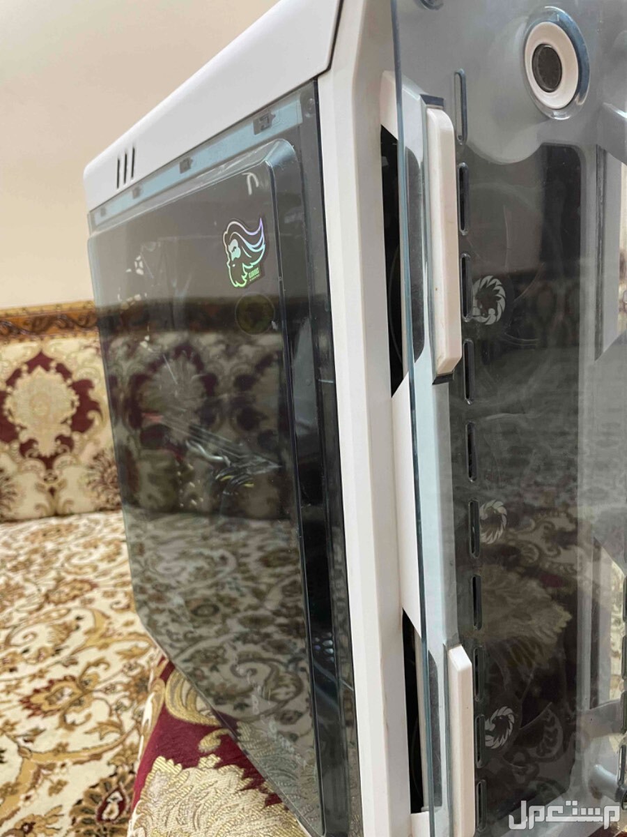جهاز كمبيوتر pc العاب نضييييف مع ماوس وكيبورد جديدة بكرتونها