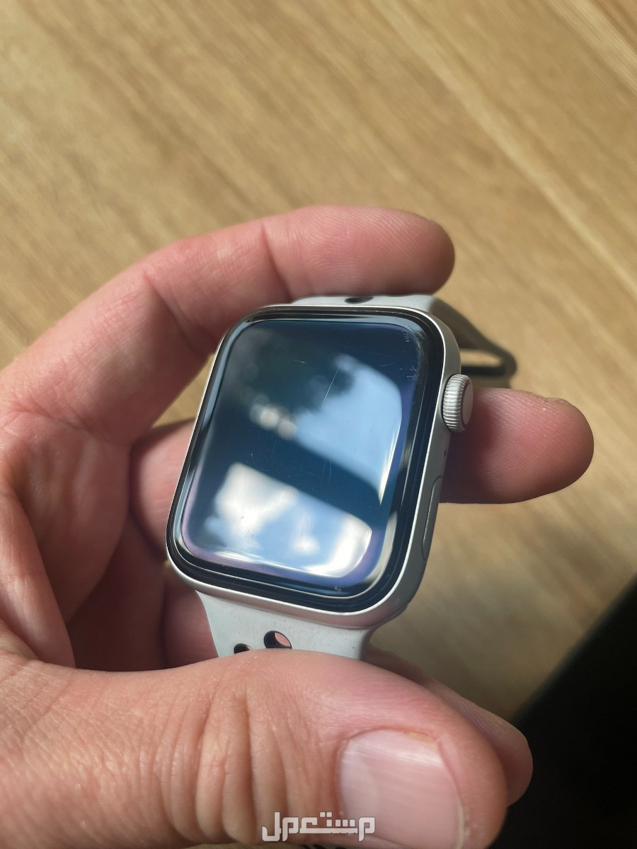 أنواع ساعات ابل​ Apple Watch ومقارنة ميزاتها وأسعارها ساعة Apple Watch SE