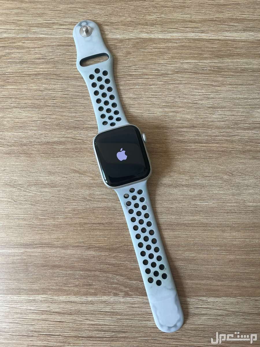 أنواع ساعات ابل​ Apple Watch ومقارنة ميزاتها وأسعارها ساعة Apple Watch SE