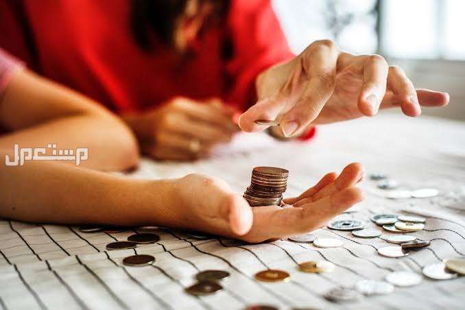 10 طرق لتعليم الأطفال تحمل المسؤولية طفل يدخر امواله