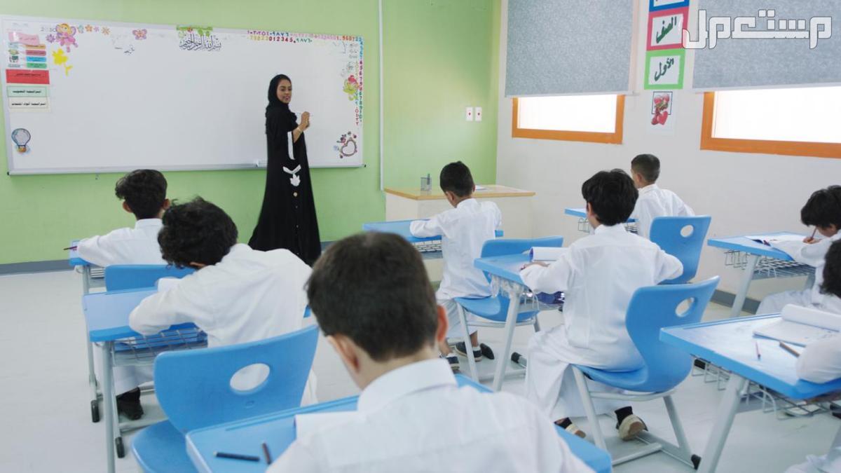 أجمل عبارات شكر للمعلمة قصيرة مكتوبة 2026 وش أقول لمعلمتي لشكرها؟
