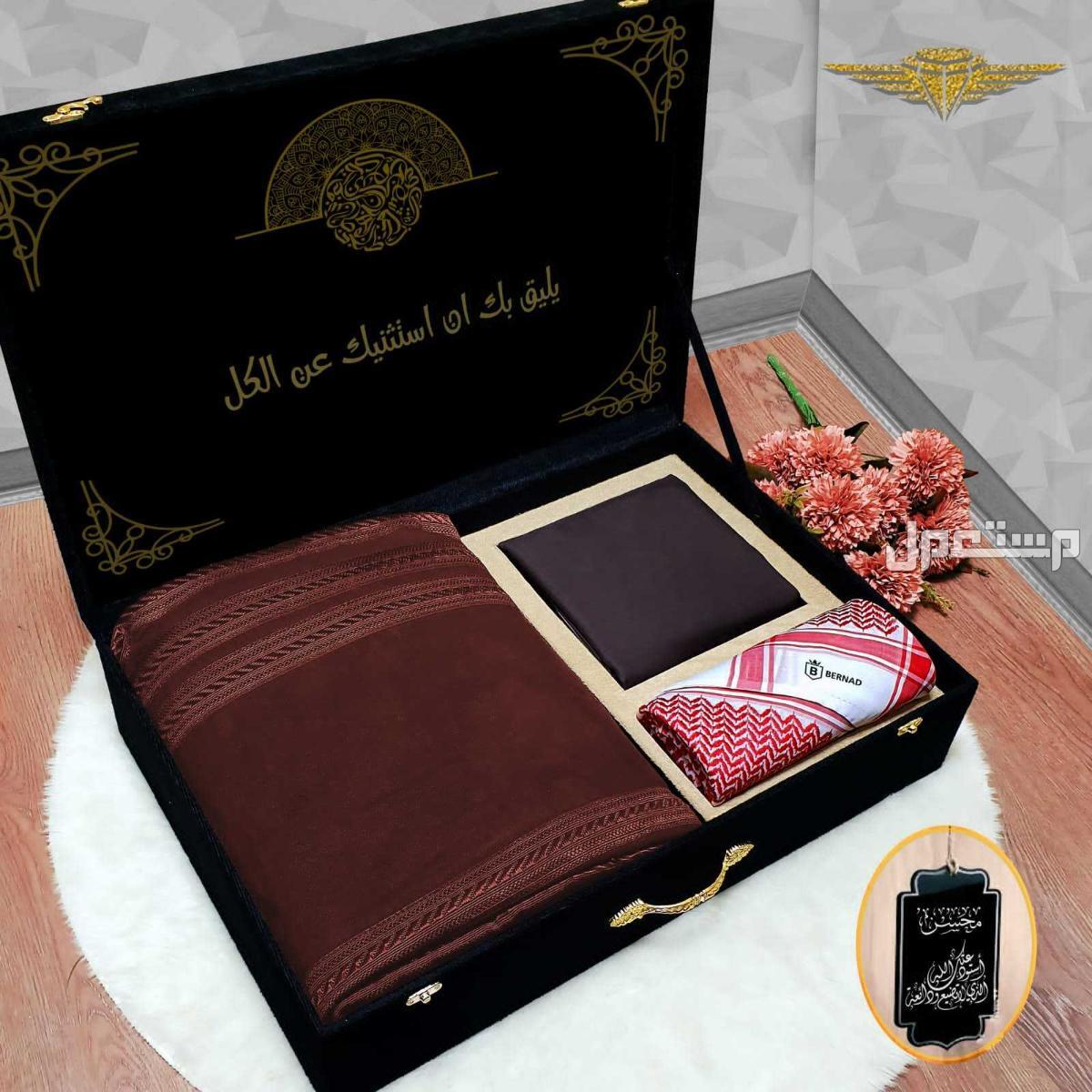 السعر 350ريال سعودي..        👑 *BERNAD*👑                 طقم رجالي مكون من⬇️  💫 *قماش BERNAD شتوي  الألوان الأكثر مبيعاً*💫 💫 *8 ازاير BERNAD مع لوقو الماركه للرقبه والجيب*💫  💫 *شماغ B