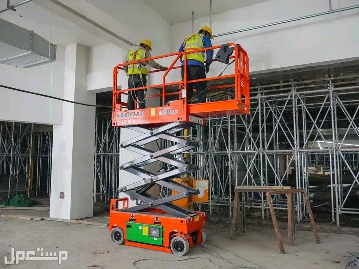 تأجير الرافعات في الرياض  ## أنواع الروافع المتاحة: 1. روافع مقصية (سيزر لفت): - سيزر لفت 8 متر - سيزر لفت 10 متر - سيزر لفت 12 متر - سيزر لفت 14 متر - سيزر لفت 16 متر - سيزر لفت 18 متر