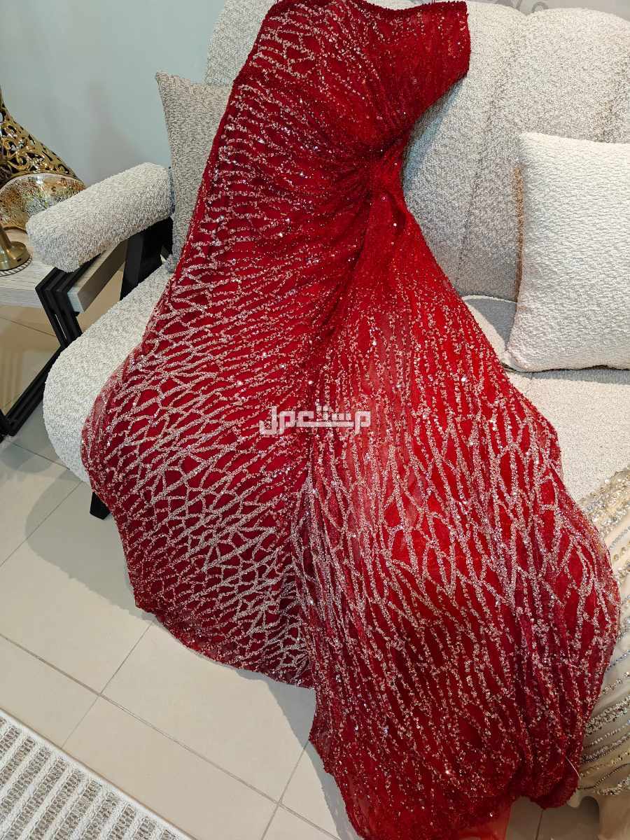 فستان سهره أحمر