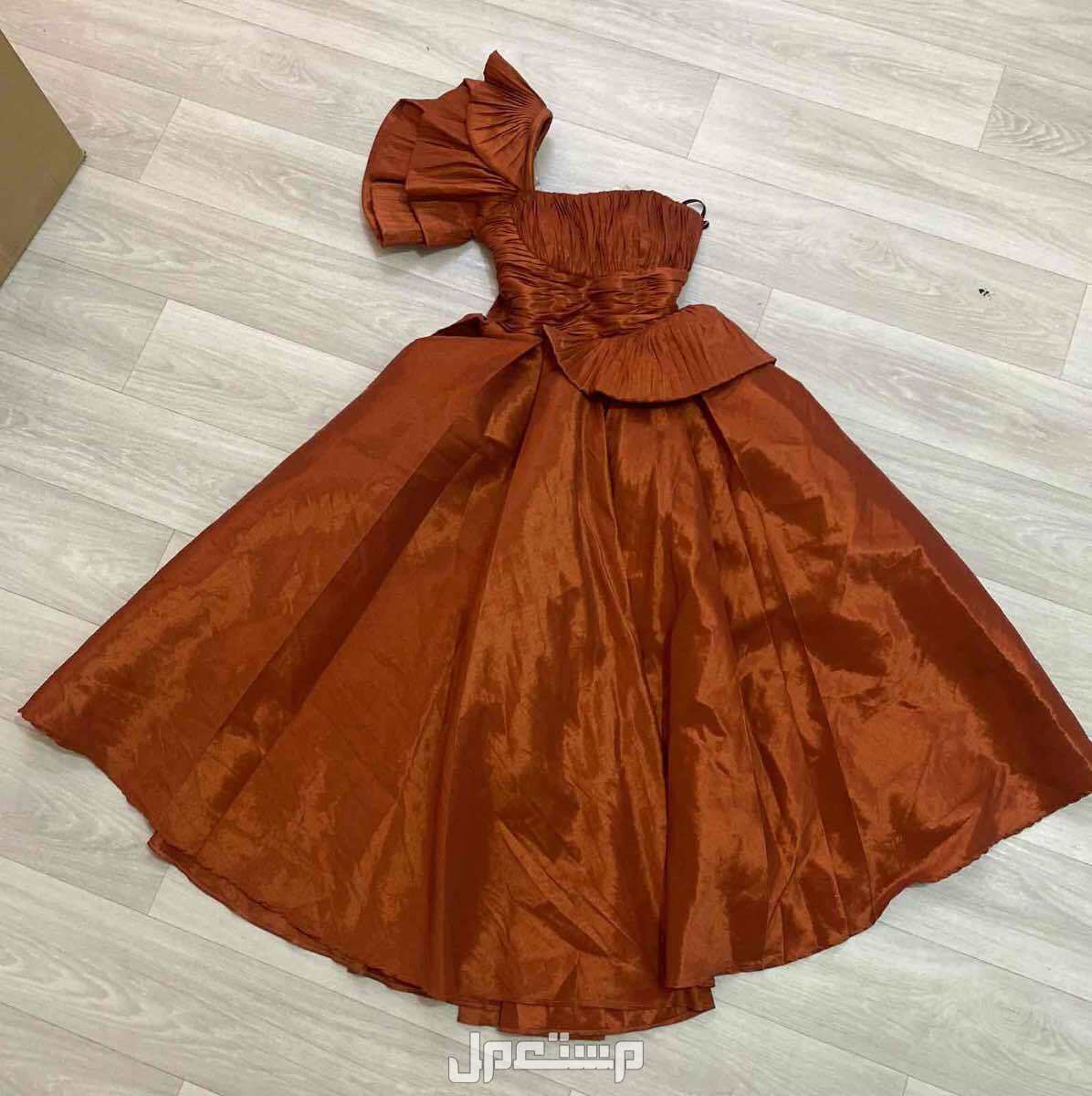 فستان مناسبات منفوش فخم نحاسي