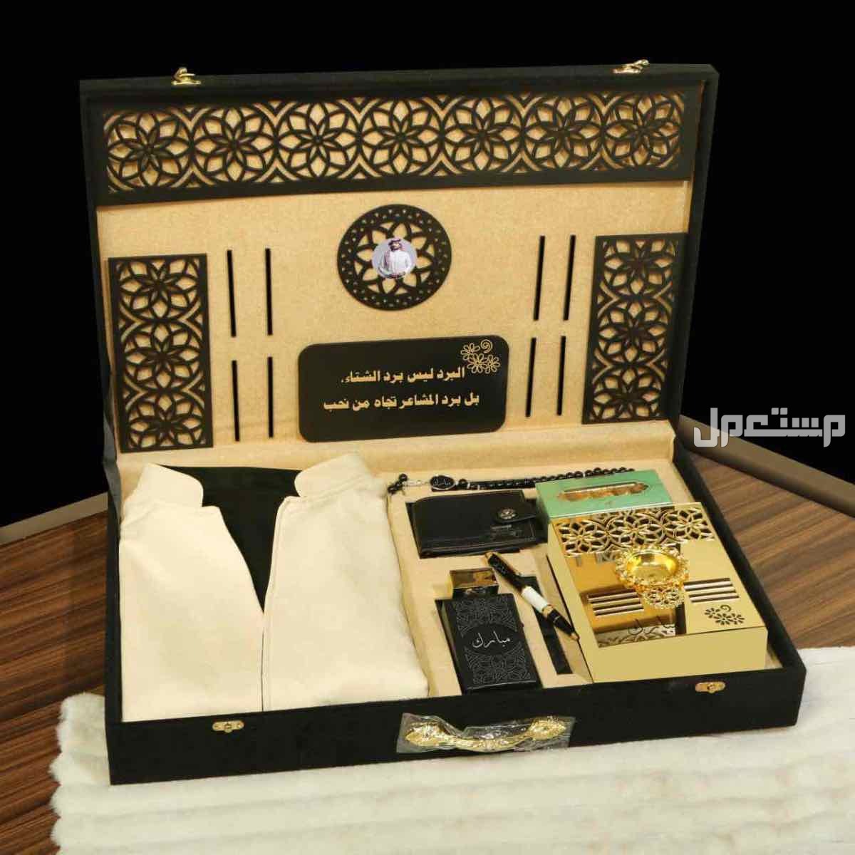 *بوكس شتوي  جفنشي ديور  1️⃣شماغ سديري ماركة جفنشي  مقاسات (55-58-60)  2️⃣قماش شتوي جفنشي    *الملحقات*،  لوقو الجيب والرقبه وثمانية ازارير بشعار جفنشي 3️⃣ فروه رجاليه