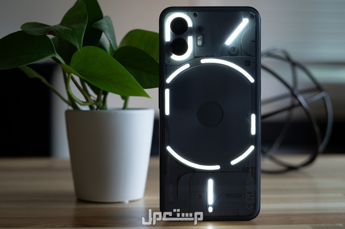 مراجعة وتجربة هاتف Nothing Phone 2