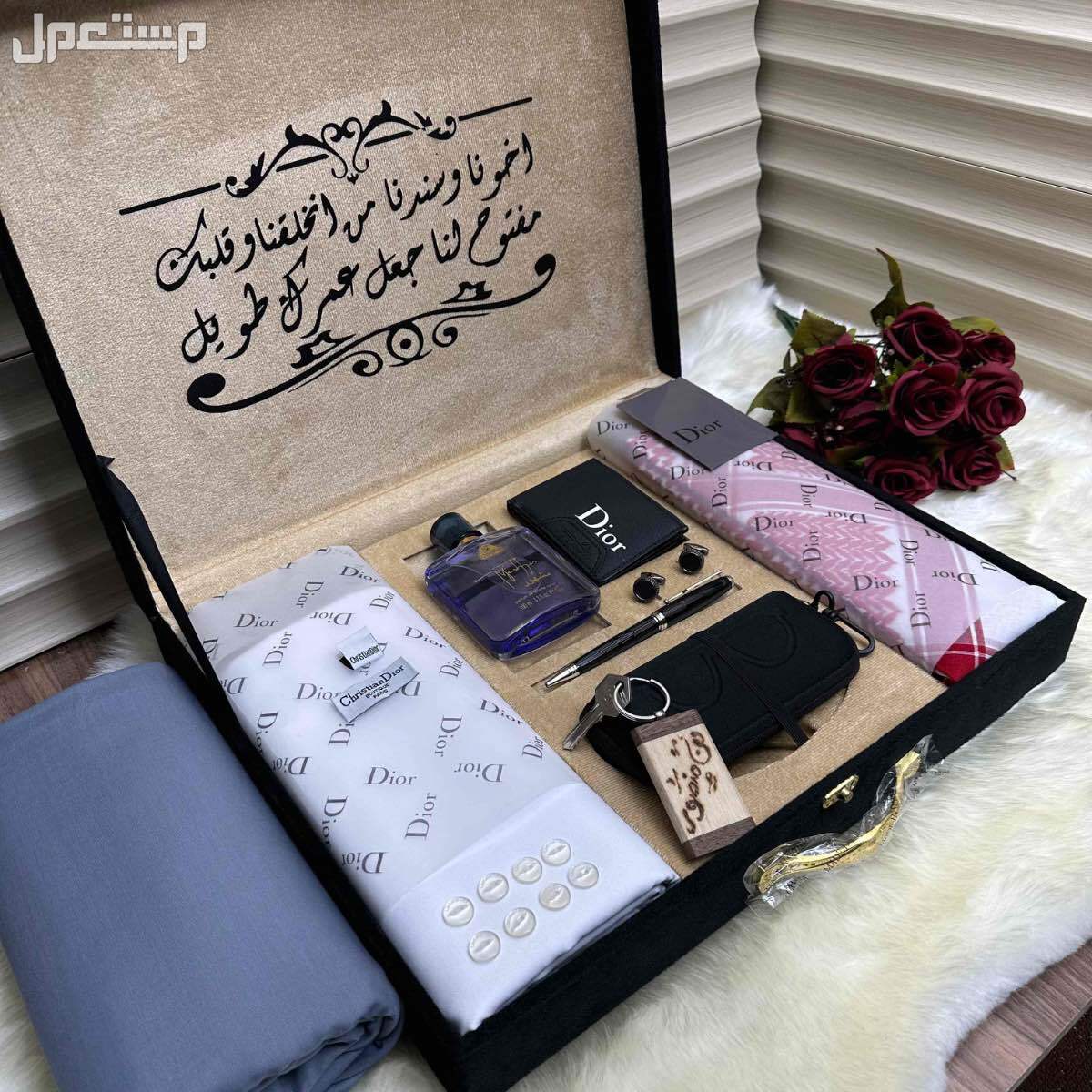 *💫بوكس ماركة ديور مكون من* *💫قماش ديور درجة أولى مع8 ازرار ولوقو للجيب و الرقبه ماركة ديور* *💫شماغ ديور درجة أولى كلاسيك موديل24مقاسات55-58-60* 💫محفظه ديور  💫قلم استيل 💫كبك استيل