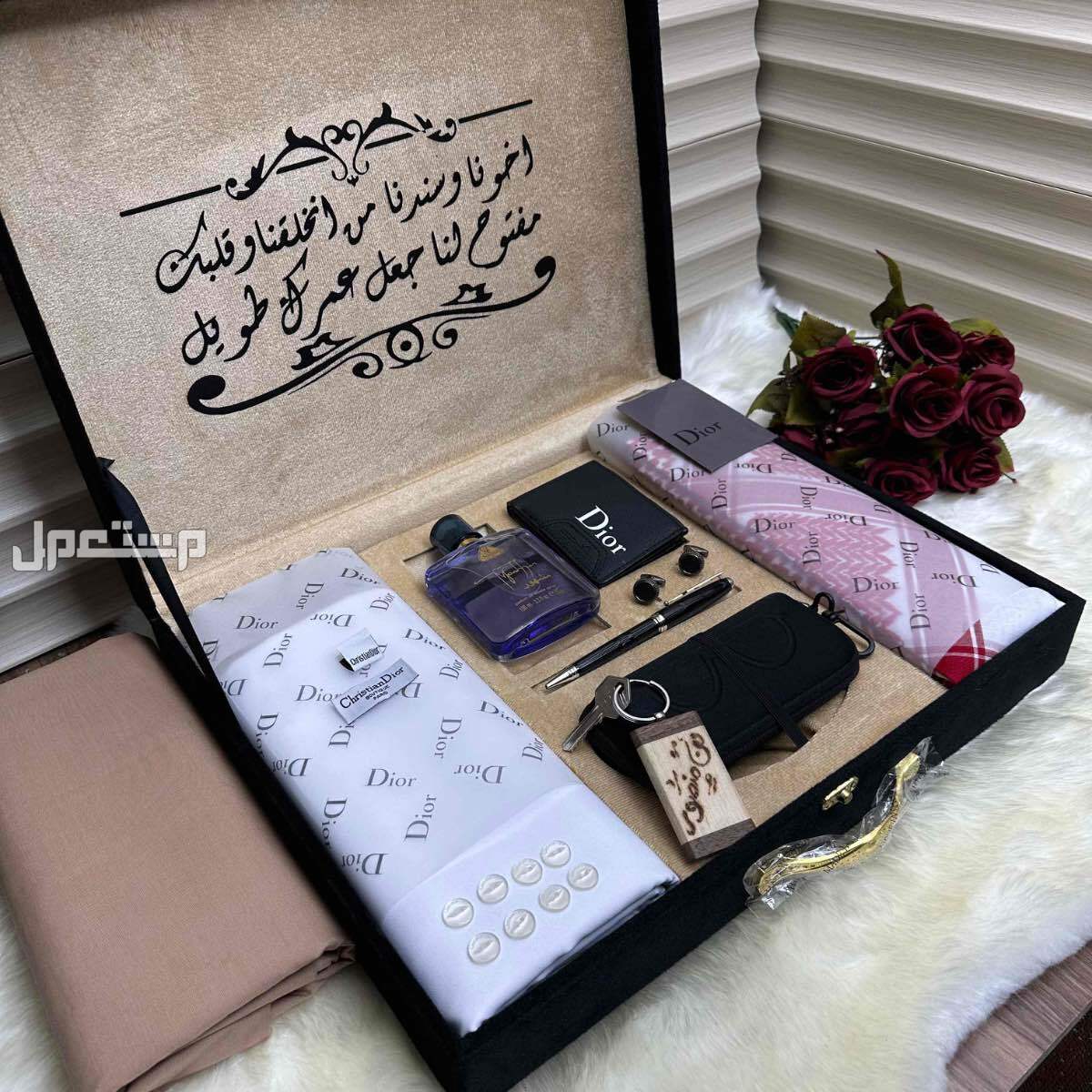 *💫بوكس ماركة ديور مكون من* *💫قماش ديور درجة أولى مع8 ازرار ولوقو للجيب و الرقبه ماركة ديور* *💫شماغ ديور درجة أولى كلاسيك موديل24مقاسات55-58-60* 💫محفظه ديور  💫قلم استيل 💫كبك استيل
