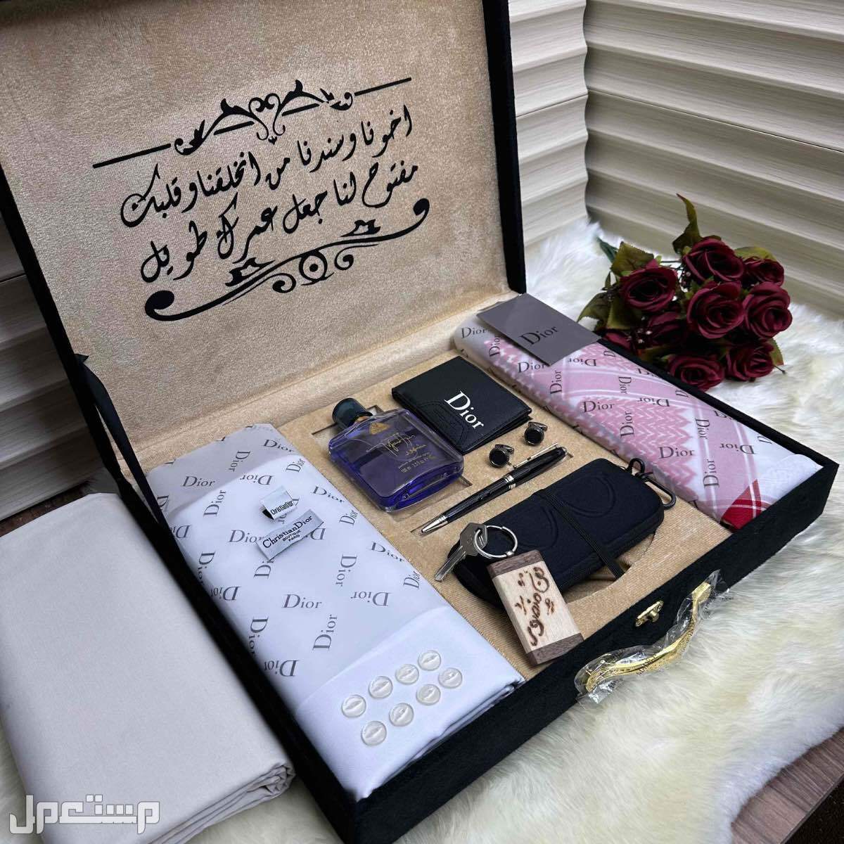 *💫بوكس ماركة ديور مكون من* *💫قماش ديور درجة أولى مع8 ازرار ولوقو للجيب و الرقبه ماركة ديور* *💫شماغ ديور درجة أولى كلاسيك موديل24مقاسات55-58-60* 💫محفظه ديور  💫قلم استيل 💫كبك استيل