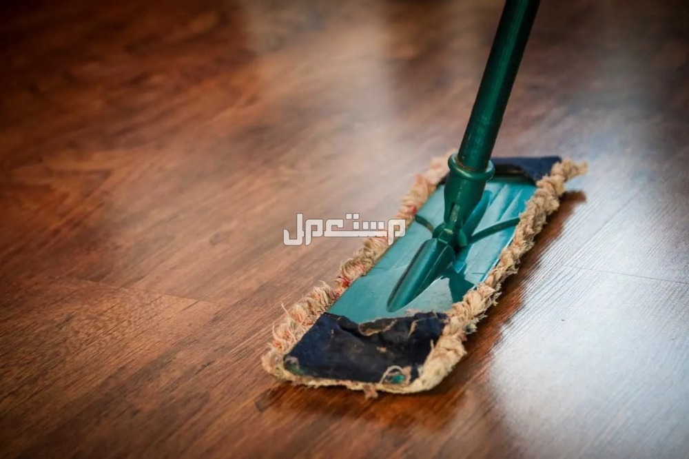 الفرق بين ملمع الزجاج والخشب طرق تنظيف الخشب