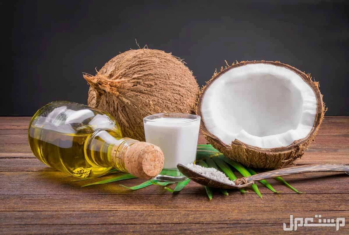 طرق طبيعية للتخلص من انتفاخ العين بعد البكاء زيت جوز الهند و خصائصه المرطبة ومضادة للالتهابات