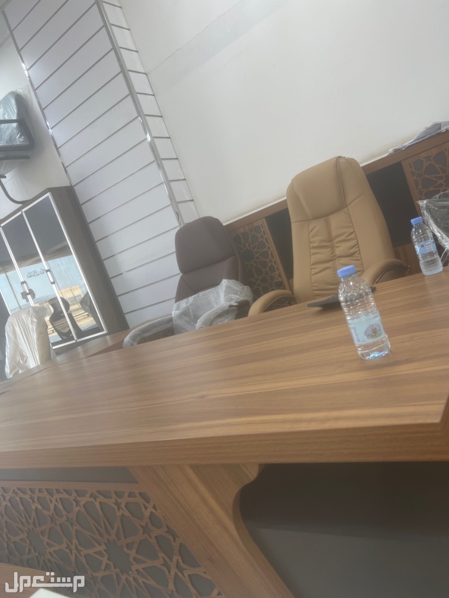 مكاتب سكرتاريه و درج مودرن لون خشبي