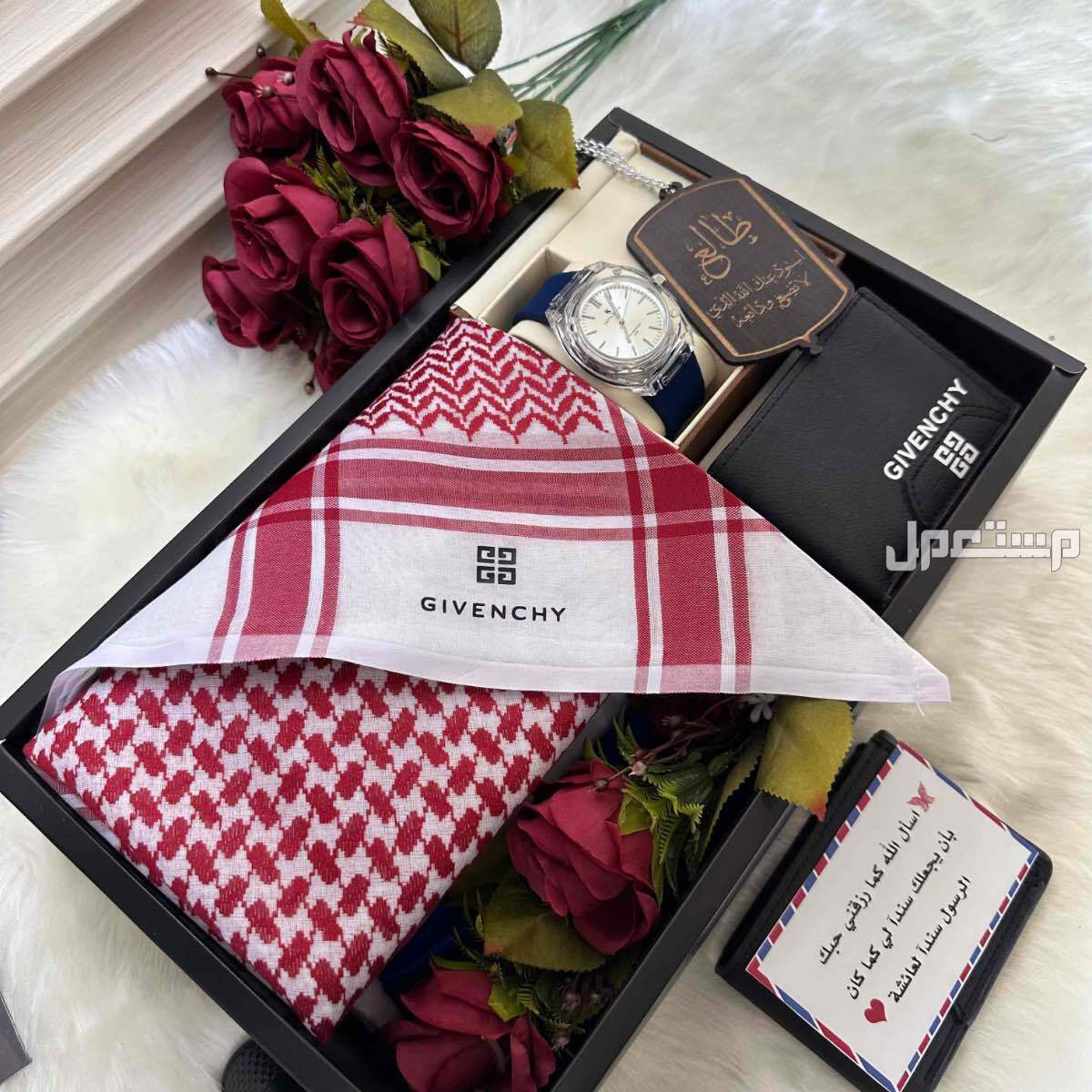 بوكس اهداء رجالي جفنشي دنهل قماش شتوي ماركة جفنشي مقلم خطوط طوليه وزن 350 جرام 3 امتار وربع عرضين مع زراير ولوقو الماركة في الجيب والرقبه ⬜ شماغ احمر ماركة هشتاغ الاصلي قطن 100%  مقاسات