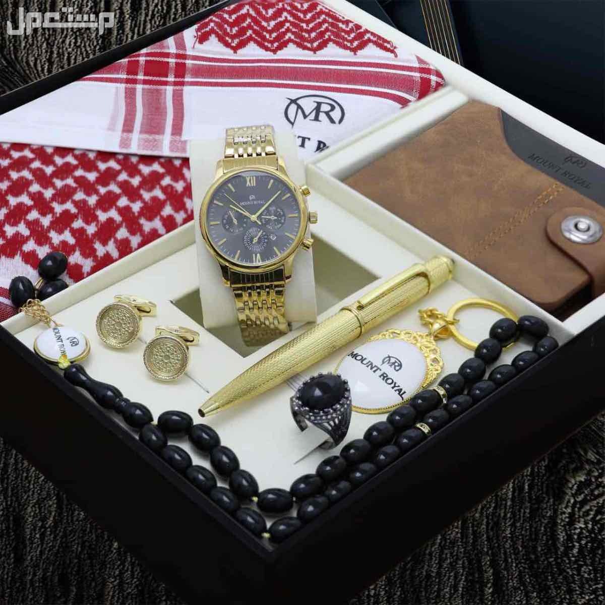 بوكس اهداء رجالي جفنشي دنهل قماش شتوي ماركة جفنشي مقلم خطوط طوليه وزن 350 جرام 3 امتار وربع عرضين مع زراير ولوقو الماركة في الجيب والرقبه ⬜ شماغ احمر ماركة هشتاغ الاصلي قطن 100%  مقاسات