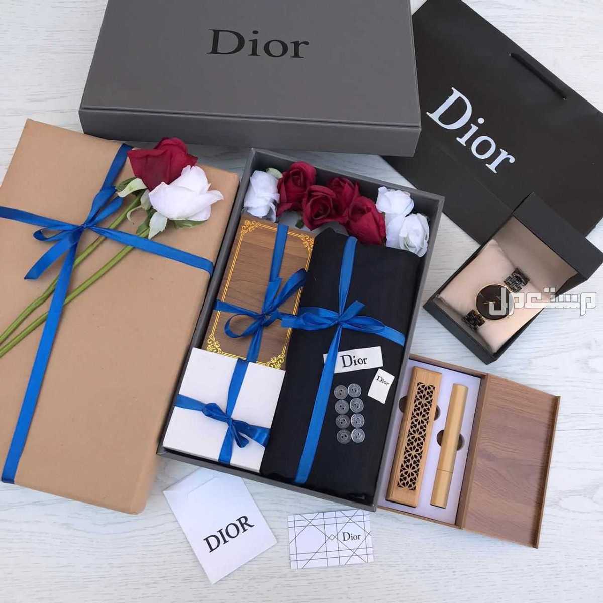 السعر 250 ريال سعودي .جديدنا😍🎁🛍️  طقم رجالي 👱🏼‍♂️ 🤏🏻قماش ديور شتوي  الخامه جدًا ممتازه  المقياس 3.5 في عرضين  ساعه حديد رجالي ضد الماء 💳🎁  مبخره مستعجل مع البخور ♨️  مصمم على شكل هد
