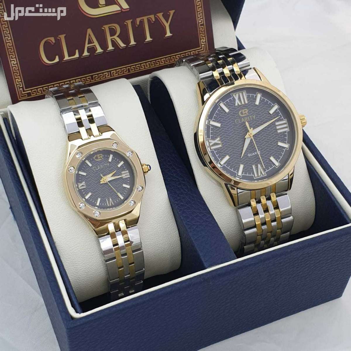 السعر 150ريال سعودي فقط🌹*عروض كليرتي  CR*  طقم ساعات زوجي ساعة رجالي من ماركة كليرتي  ساعه نسائي  من ماركة كليرتي  استنلس استيل   ضمان سنة صيانة   *ماء مكينه بطارية*    ملحقات كليرتي  علبه