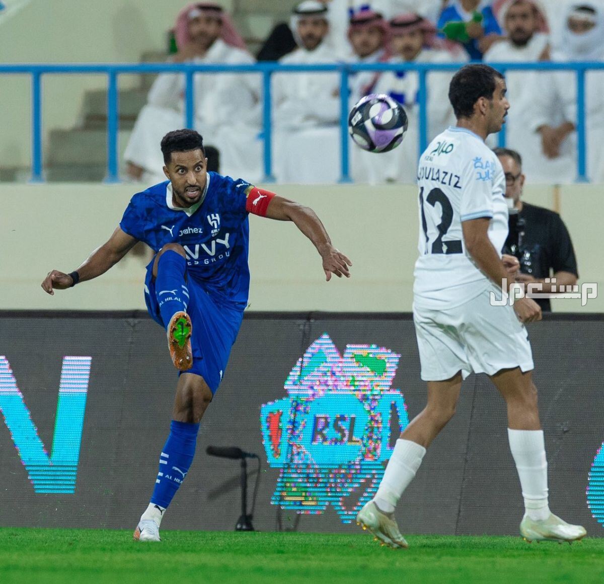 من هو سالم الدوسري وزوجته؟.. كل ما تحتاج معرفته عن قائد الهلال سالم الدوسري في المباراة