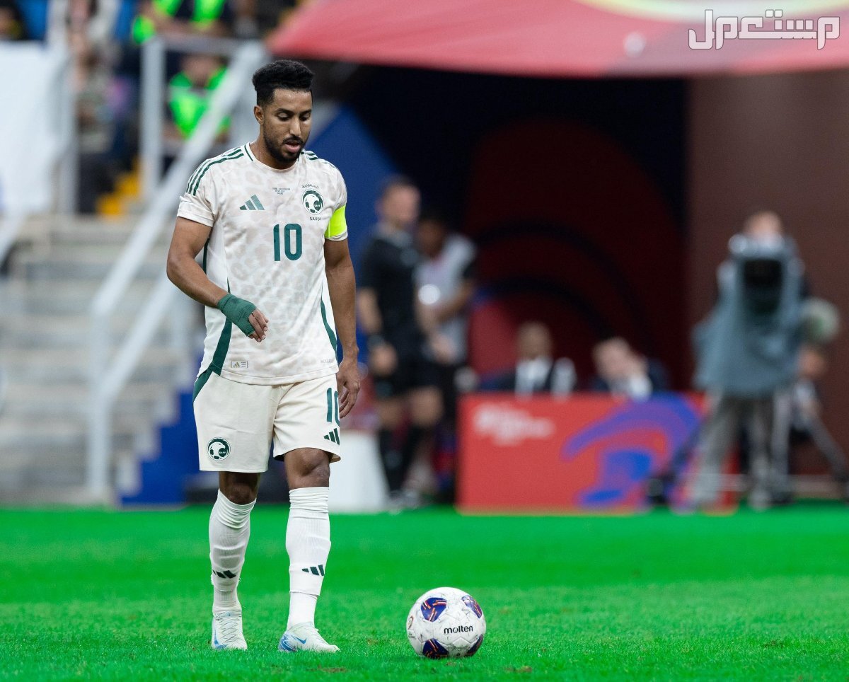 من هو سالم الدوسري وزوجته؟.. كل ما تحتاج معرفته عن قائد الهلال سالم الدوسري مع المنتخب السعودي