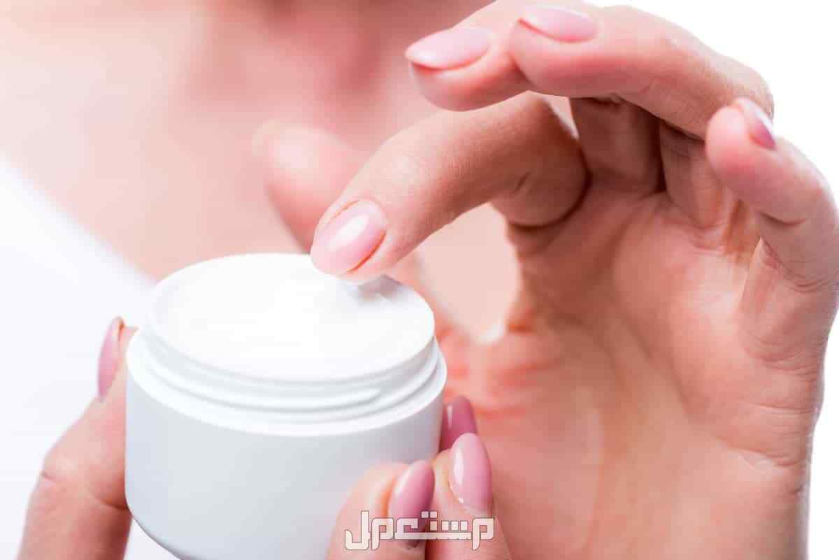 أفضل كريم مرطب لليدين في الشتاء كريمات للتشققات في الشتاء