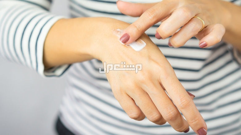 أفضل كريم مرطب لليدين في الشتاء حل تشققات اليدين في الشتاء
