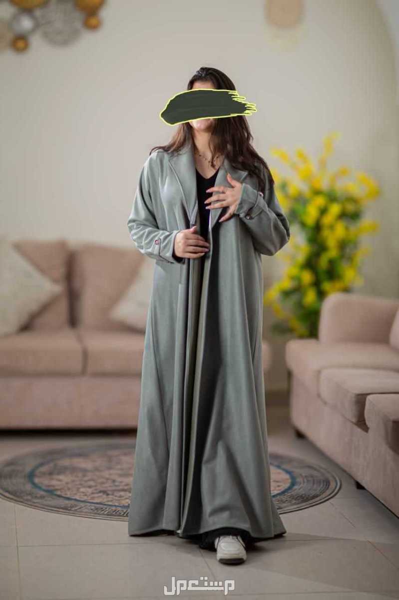 السعر 220ريال سعودي فقط🌹⭐كلكشن الشتاء🧥🧥  ⭐عبايه الشتاء. المواصفات: 1:قماش شموه فاخر🌿 2:خياطة فخمه ومميزه🌿 3- الخامه مناسبه لاجواء الشتاء والشعور بالدفئ 🌿 🔅تتوفر ب 3اللوان رائعة.  🔅مت