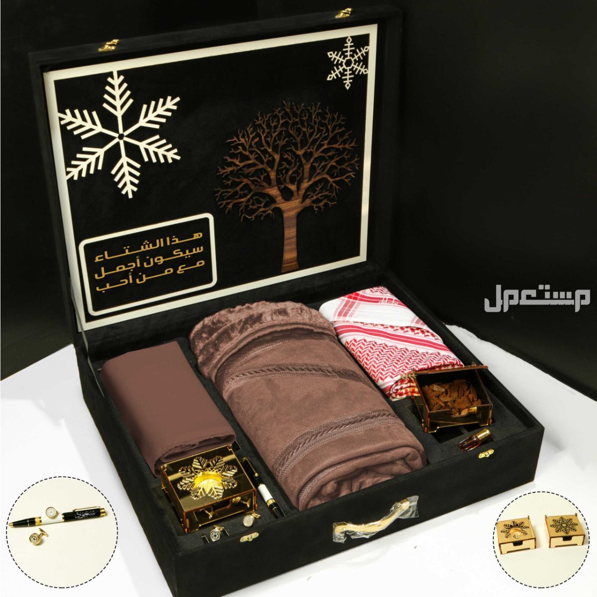 السعر 430ريال سعودي 🌹*🔥    بلاك روز   🔥**   نقدم لكم  بوكس شتوي راقي يتكون من : ______________^^_______________ *1* قماش شتوي ثلاثة متر وربع *2* شماغ قطن 100% *3* فروه الشتاء  المقاسات  1