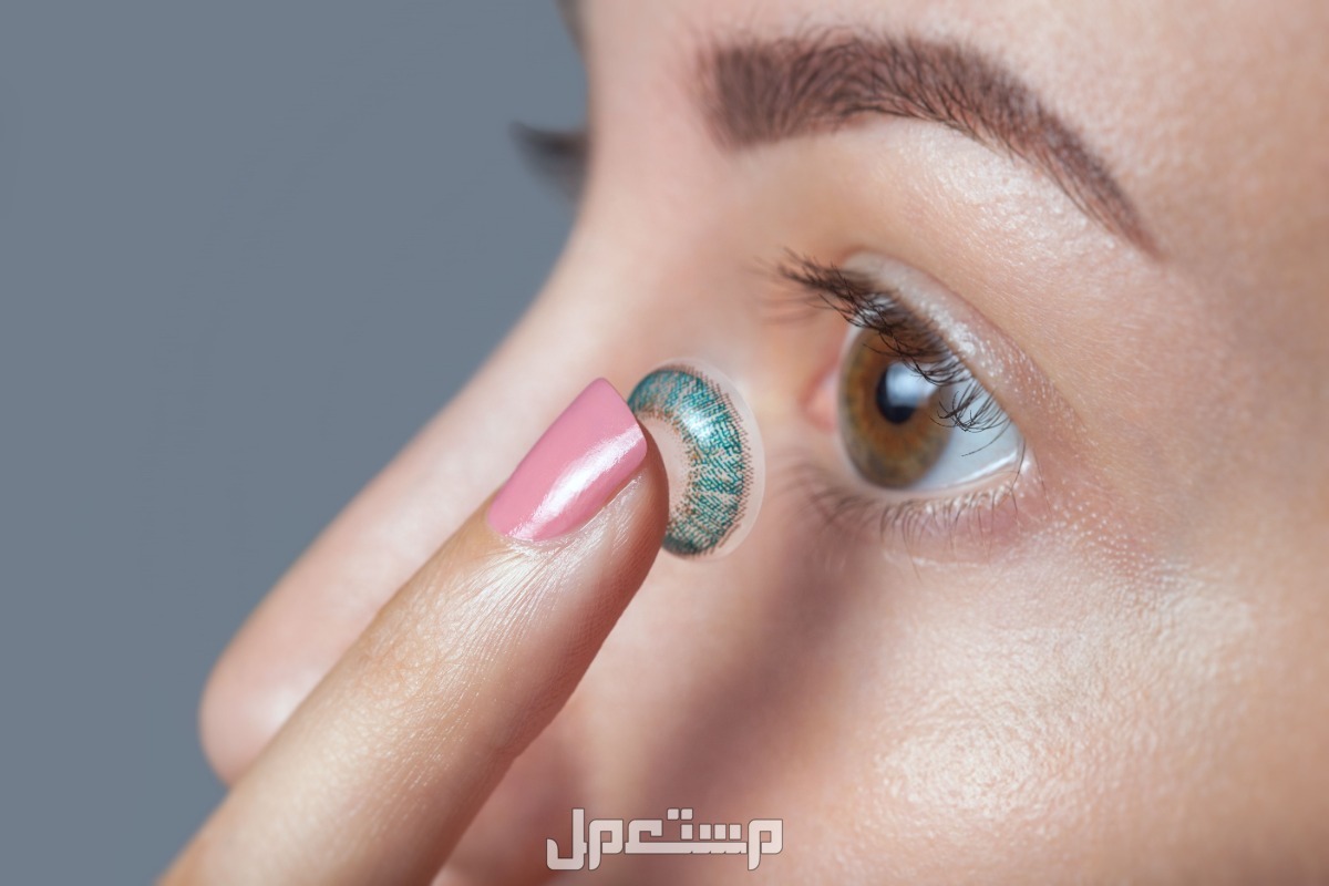 أفضل ماركة عدسات ملونة 2025.. دليلك لاختيار لون العدسات المناسب أسهل طريقة لوضع العدسات اللاصقة