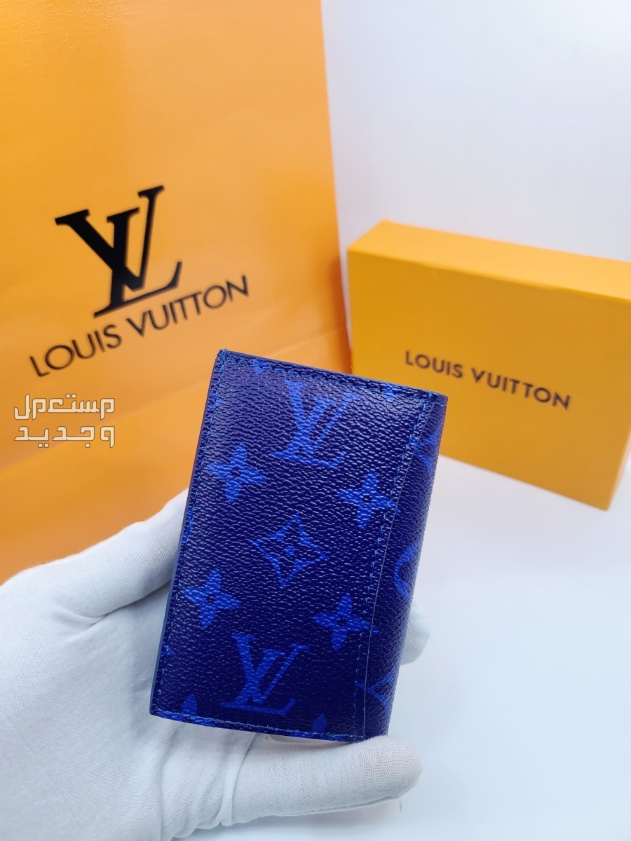 ابواك رجالي ماركة لويس فيتون مع الملحقات الماركه