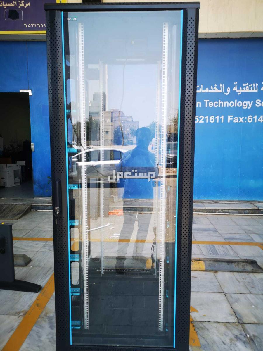 كابينة شبكة كمبيوتر Rac 42U