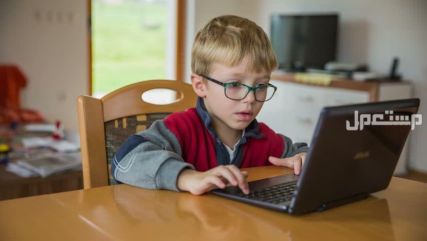 كيفية حماية الأطفال من مخاطر الإنترنت والمحتوى غير اللائق في 3 خطوات حماية الأطفال من الإنترنت
