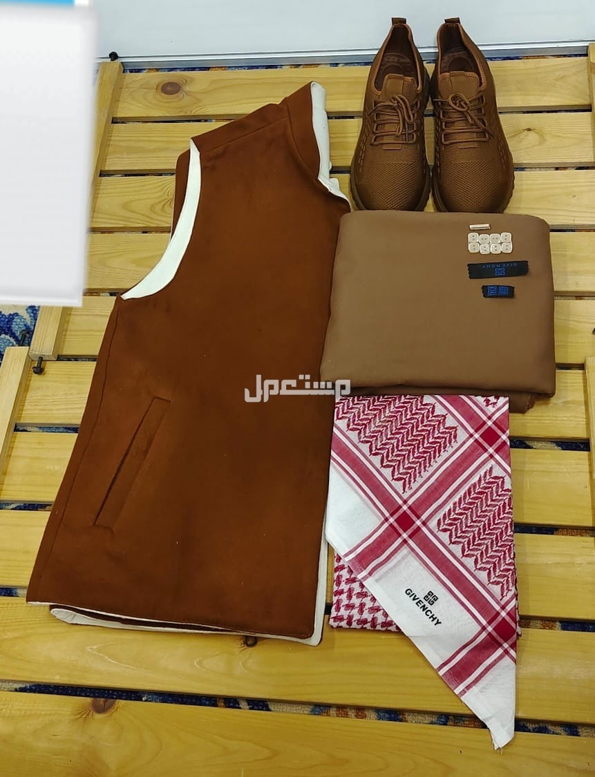 طقم رجالي مكون من⬇️ *قماش جيفينشي شتوي الألوان الأكثر مبيعاً يوجد لدينا توصيل لجميع مدن المملكه العربيه السعوديه 🚛