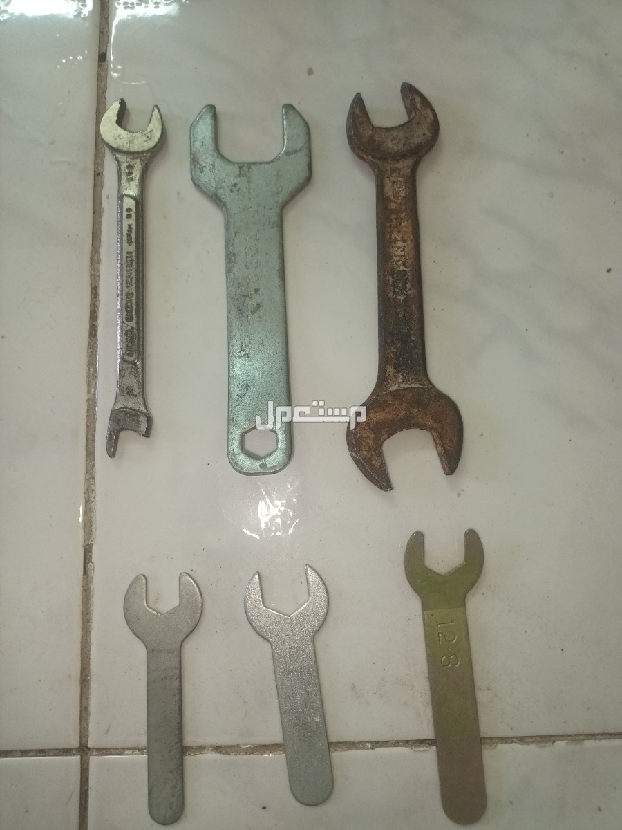 عدة مستعملة للبيع