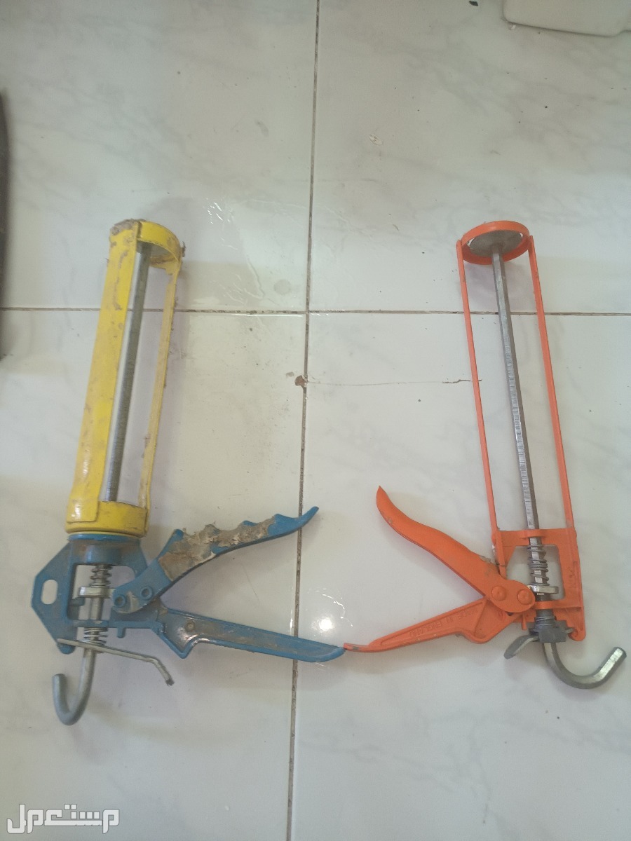 عدة مستعملة للبيع