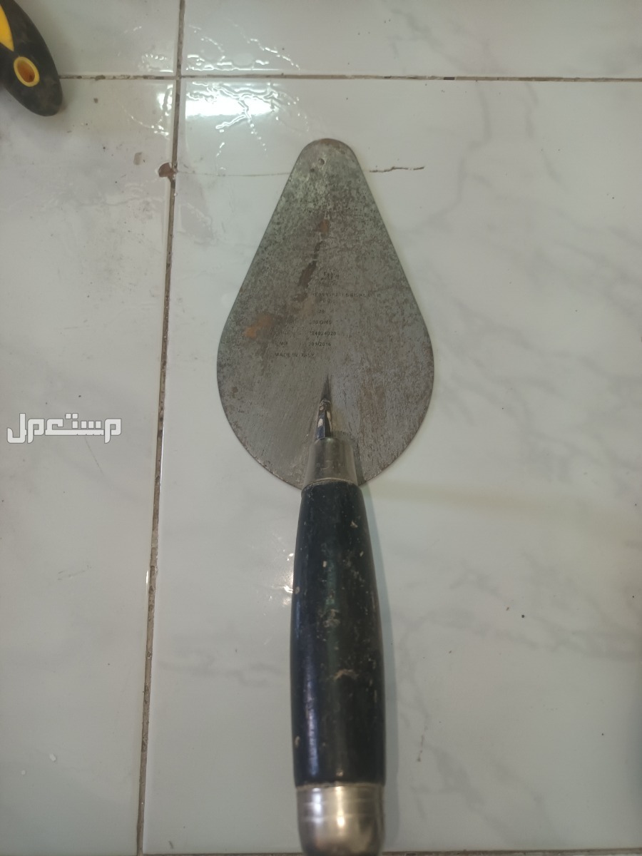 عدة مستعملة للبيع