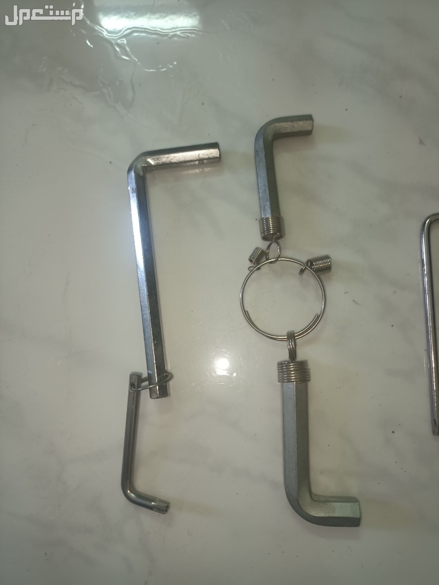عدة مستعملة للبيع