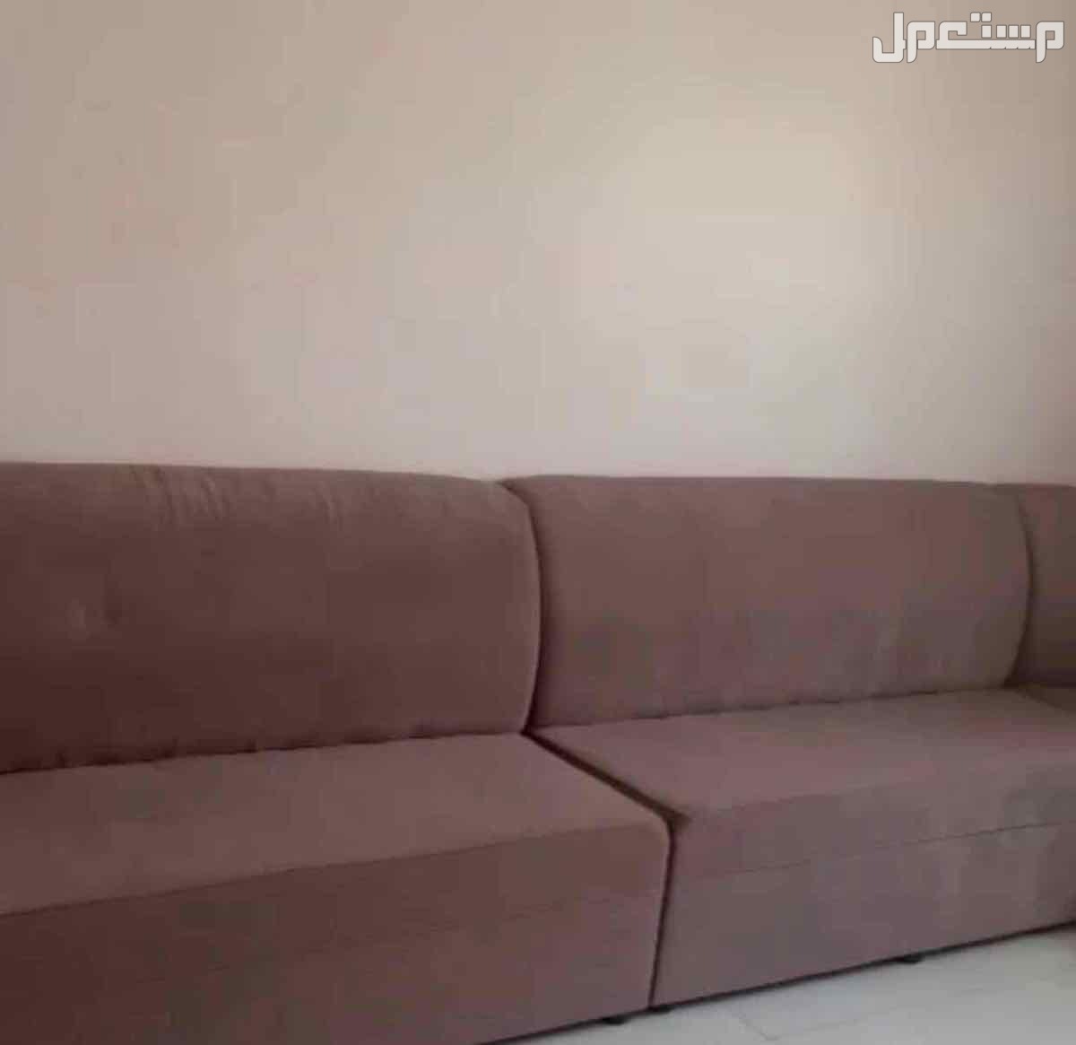 كنب متّصل يكفي تقريباً 12 شخص بحالة جيّدة