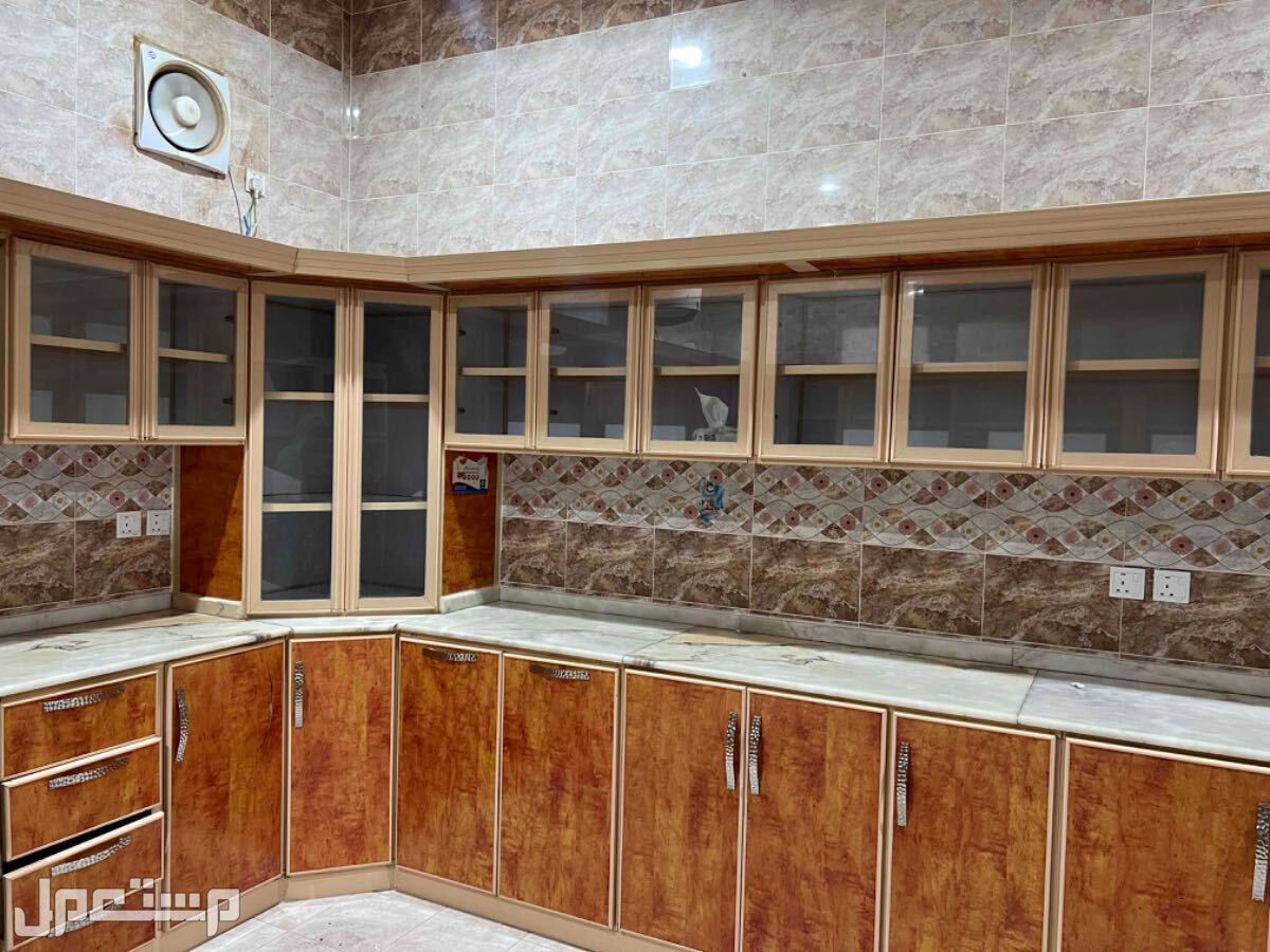 درج مطبخ شبه جديد  في طريب بسعر ألفين ريال سعودي