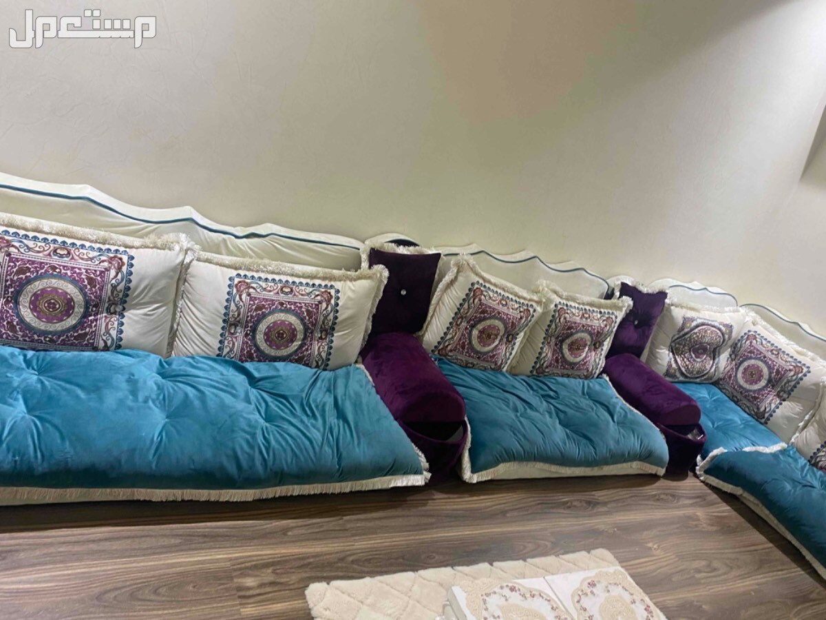 كنب للبيع نظيف