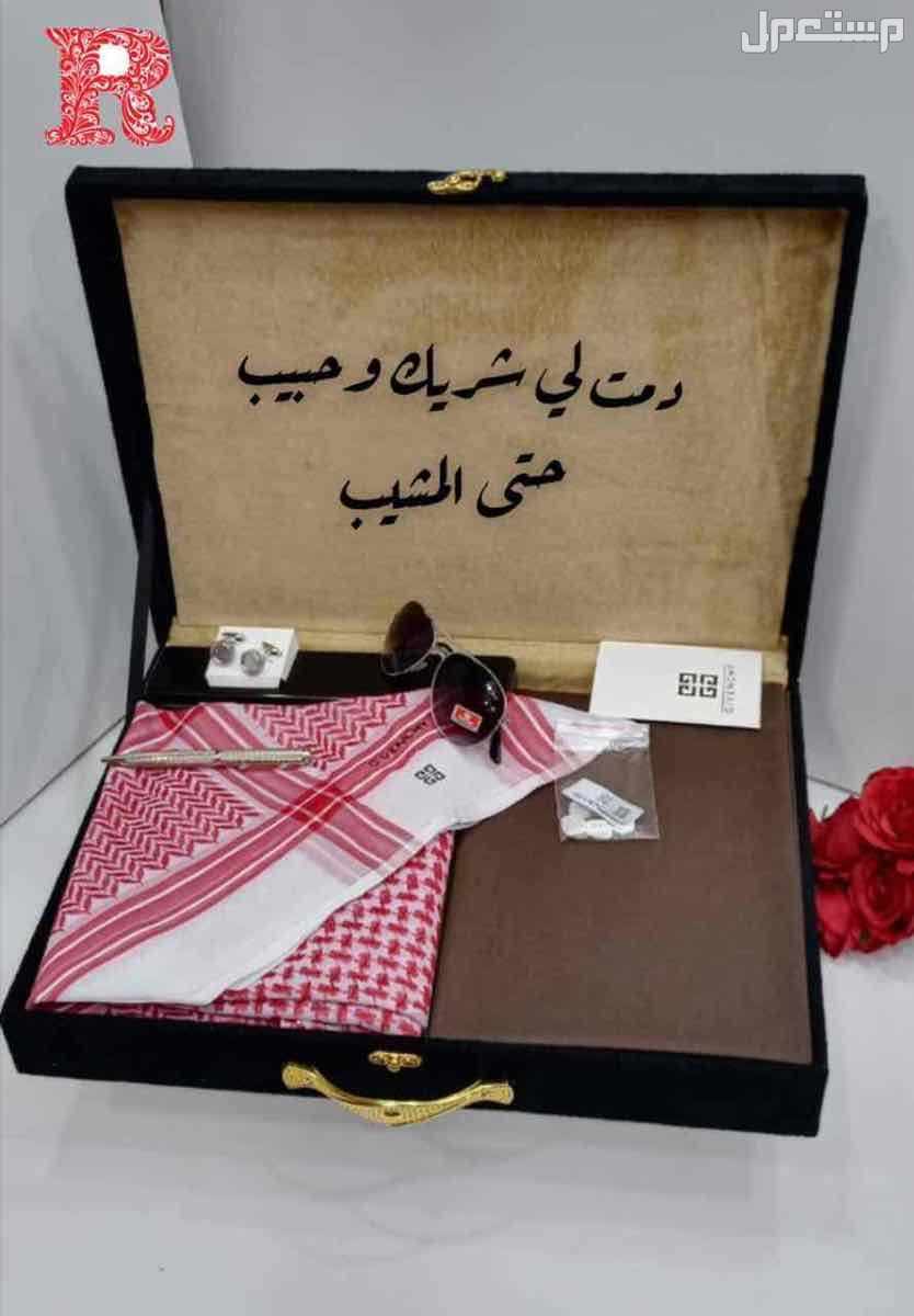 🌹عروضنا مستمره 🌹 عرضنا اليوم  🌹طقم رجالي يتكون من 🌹قماش شتوي ماركة جفنشي 🌹مقاس القطعه 3متروربع 🌹ثمانية ازارير بإسم الماركه 🌹لوجو الماركه رقبه وجيب 🌹شماغ بنفس الماركة 🌹