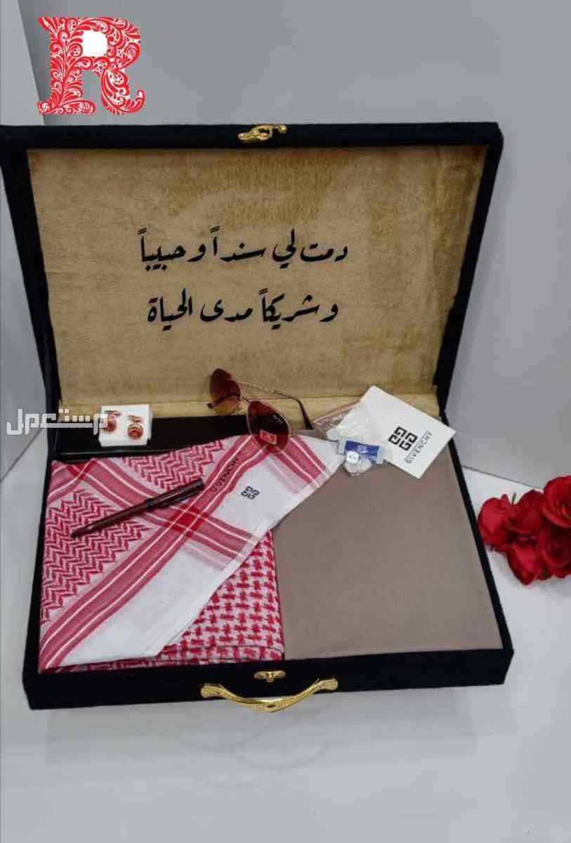 🌹عروضنا مستمره 🌹 عرضنا اليوم  🌹طقم رجالي يتكون من 🌹قماش شتوي ماركة جفنشي 🌹مقاس القطعه 3متروربع 🌹ثمانية ازارير بإسم الماركه 🌹لوجو الماركه رقبه وجيب 🌹شماغ بنفس الماركة 🌹
